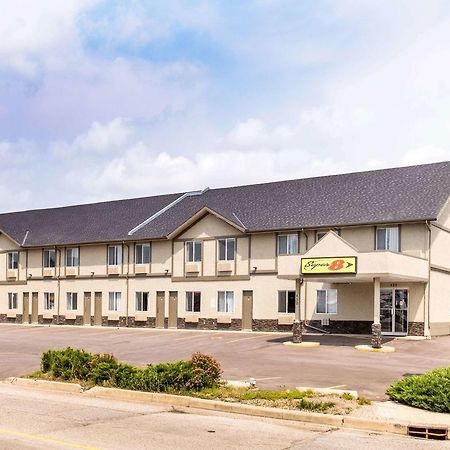Super 8 By Wyndham Strathmore Exterior photo
