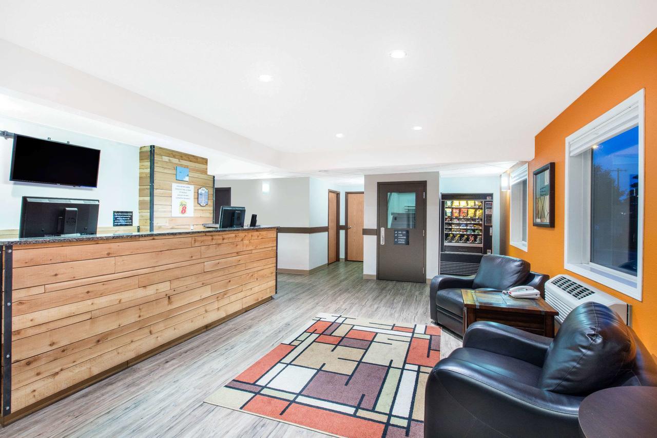 Super 8 By Wyndham Strathmore Exterior photo