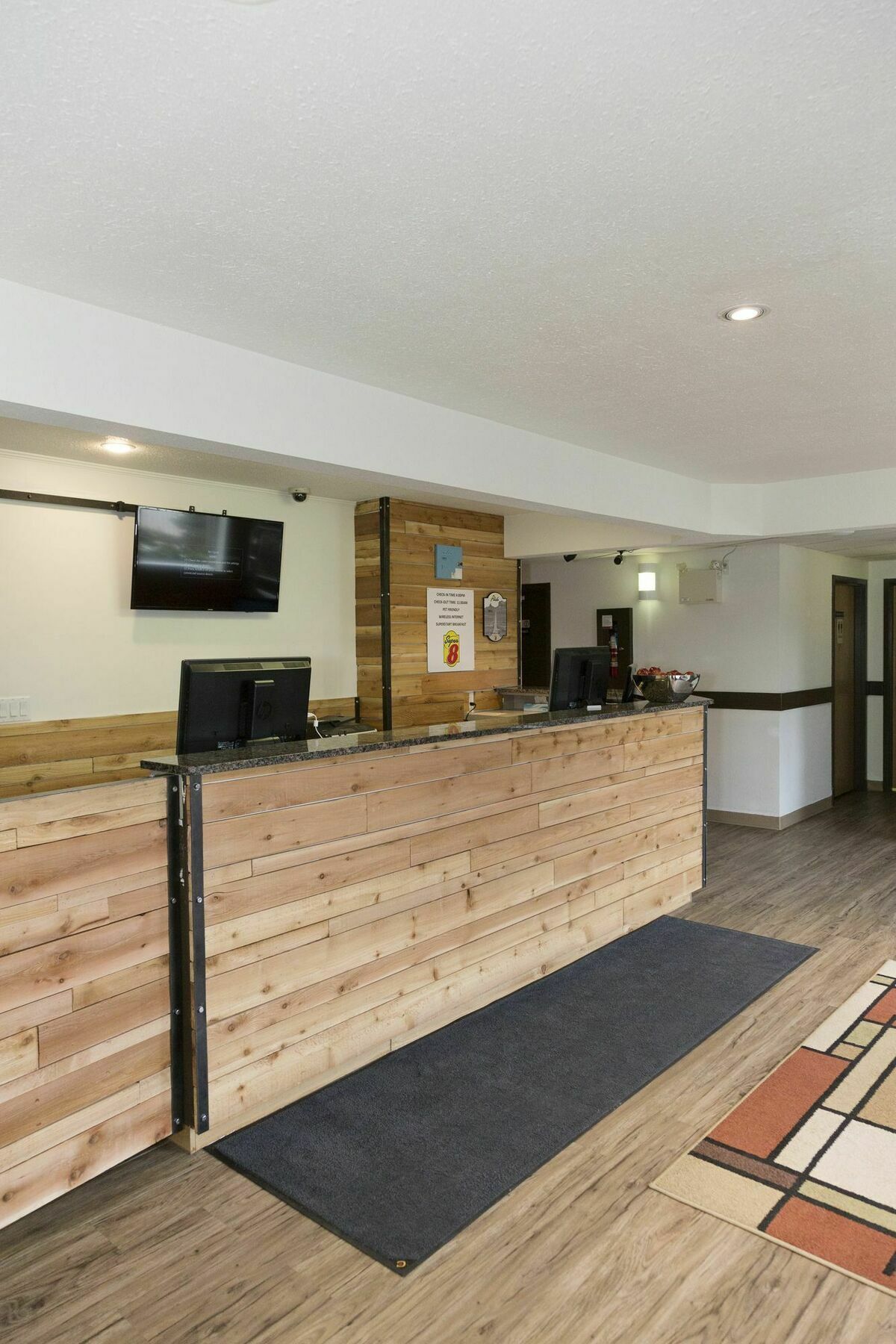 Super 8 By Wyndham Strathmore Exterior photo