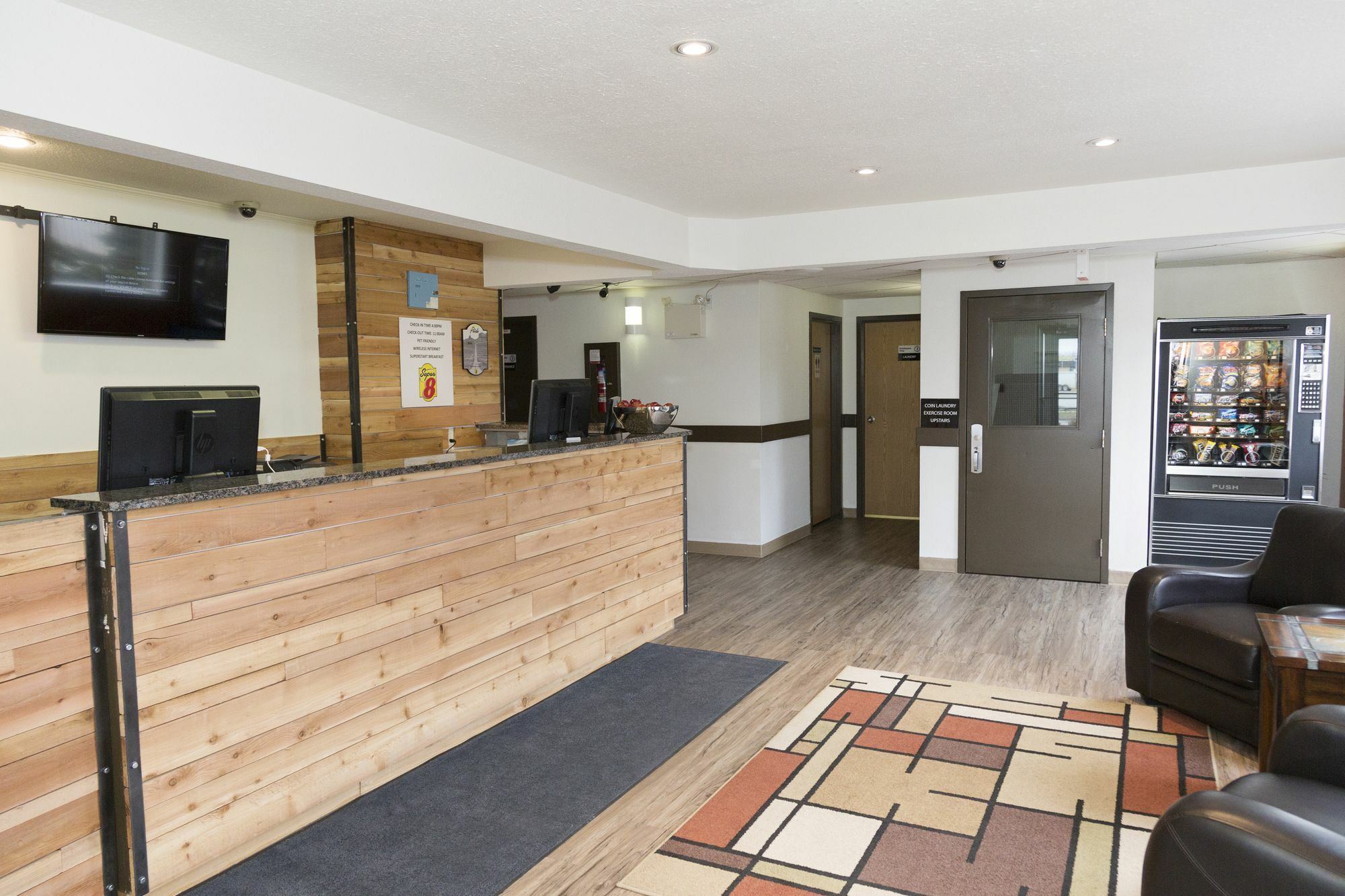 Super 8 By Wyndham Strathmore Exterior photo